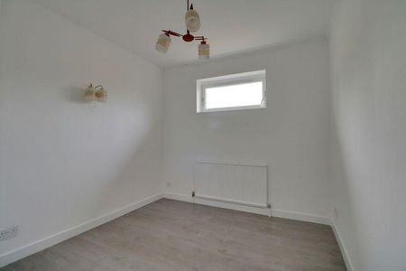 4 bedroom detached house to rent - Photo 5