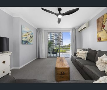 Spacious Apartment With Water Views - Photo 1