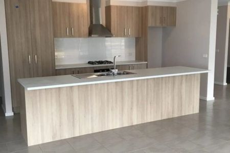BEAUTIFUL FAMILY HOME IN HEART OF MERNDA - Photo 4
