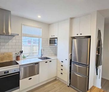 Wee Beauty on Bletsoe - Photo 2