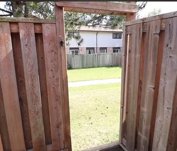 For Lease - 13 Foster Crescent, Brampton, Ontario - Photo 5