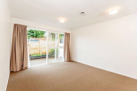 Sunny, Private 2-Bedroom Unit in Prime Panmure - Photo 2