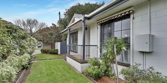 LOW MAINTENANCE & PERFECTLY LOCATED! - Photo 3