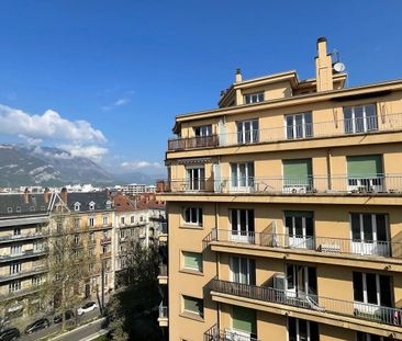 Location Appartement 1 pièce 31m² GRENOBLE 38000 - Photo 4