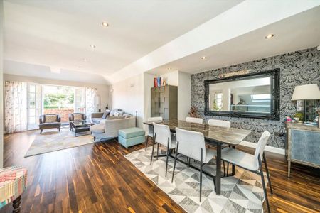 3 bedroom flat to rent - Photo 2