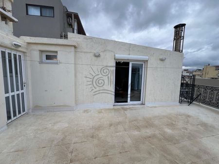 Ηράκλειο, Κέντρο. Ενοικιάζεται πλήρως επιπλωμένο ρετιρέ διαμέρισμα συνολικής επιφάνειας 48 τμ, πέμπτου ορόφου με ανελκυστήρα και πολύ όμορφη θέα, π... - Φωτογραφία 2