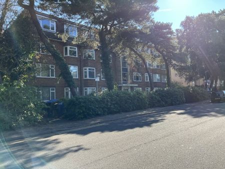 1 bed flat to rent in Manor Road, Bournemouth, BH1 - Photo 3