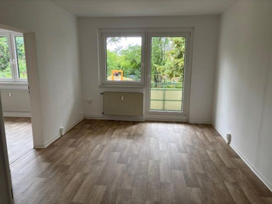 Schicke 2-Raum-Wohnung mit Balkon im Erdgeschoss - Photo 1