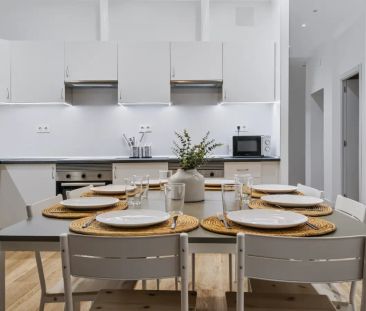 Room in a shared 11-bedroom apartment for rent in Sol, professional... - Photo 6