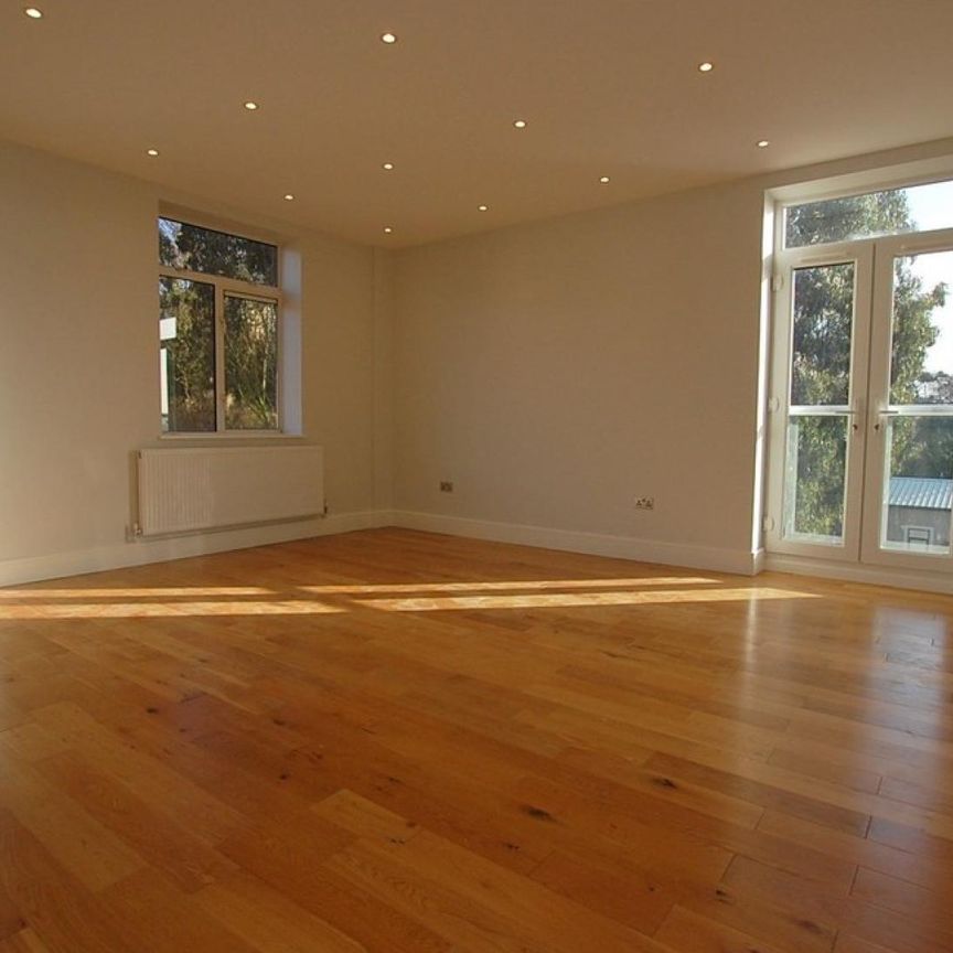 Flat 42 Eastgate House, 122 Thorpe Road, NR1 1FE - Photo 1