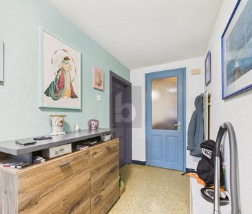 VERY CHARMING AND WELL-MAINTAINED ON TWO LEVELS - Photo 6