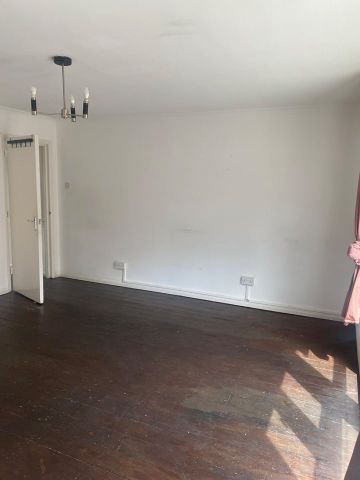 3 Bed Flat, Maryland Street, E15 - Photo 4