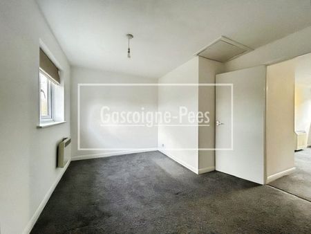 Lychpit, Basingstoke, RG24 - Photo 2