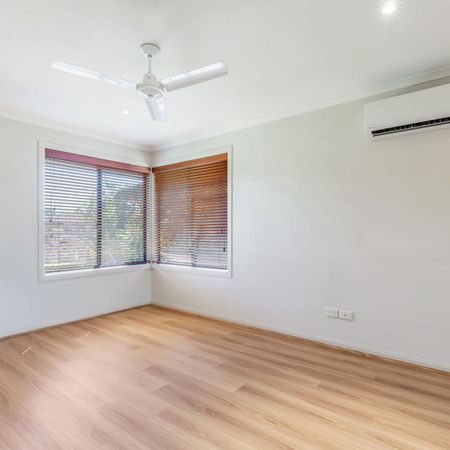 IDEAL FAMILY SIZED HOME IN BRIDGEMAN DOWNS - Photo 4