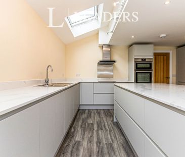 Prosect Road, Long Ditton, Surbiton, KT6 - Photo 2