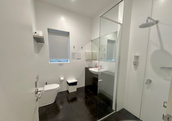 16-bedroom shared boarding house, Union St - Photo 1