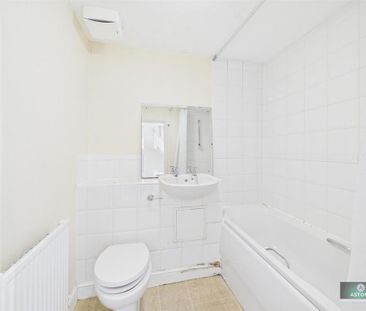 4 bedroom terraced house to rent - Photo 3