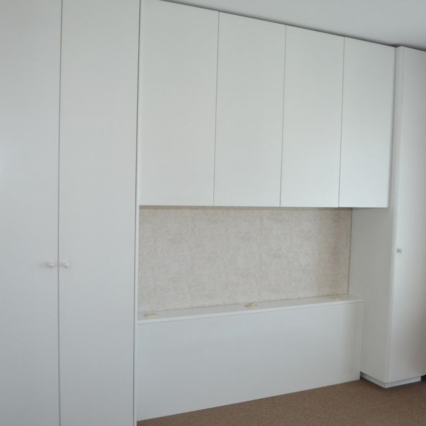 Volledig gerenoveerd appartement met mooi open zicht. - Photo 1