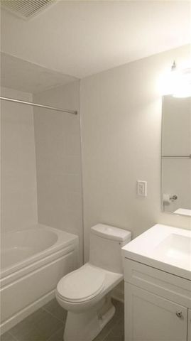 For Lease - 30 Sarah Jackson Crescent, Toronto, Ontario - Photo 3