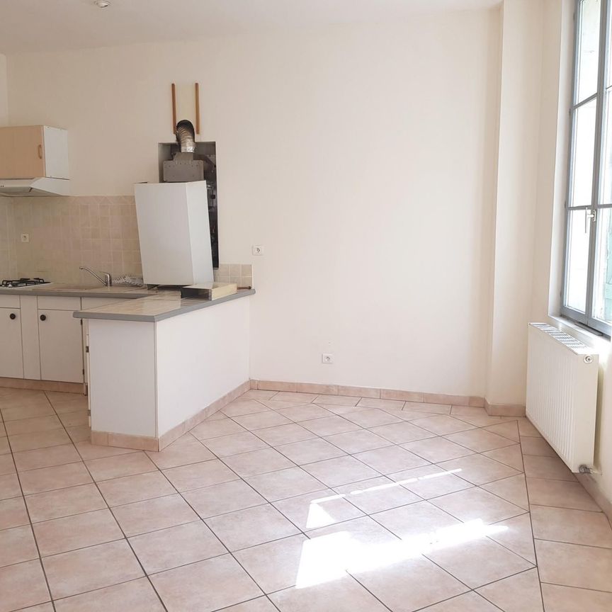 Location Appartement 1 pièce 35m² NEVERS 58000 - Photo 1