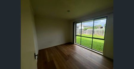 Spacious 3-Bedroom Home in the Heart of Lalor - Photo 3