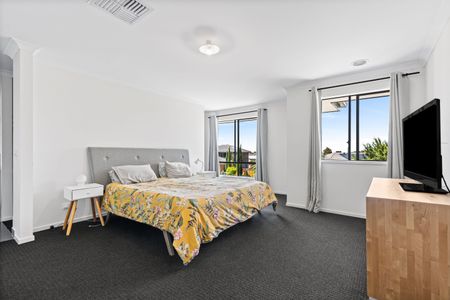 Massive Family Home - Photo 4