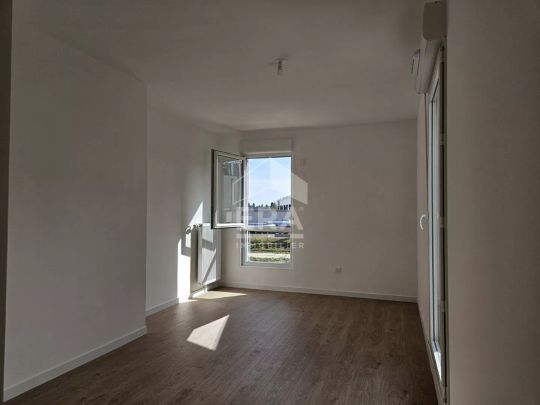 Grand appartement F4 avec 2 balcons et 2 places de parkings - Photo 1