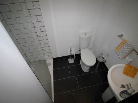 1 bedroom in a house share to rent - Photo 5