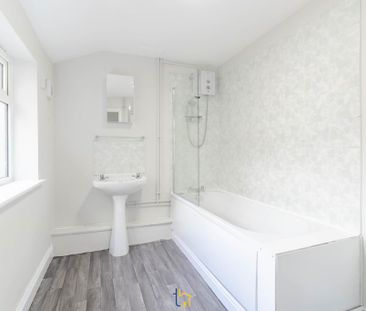 3 bedroom terraced house to rent - Photo 6