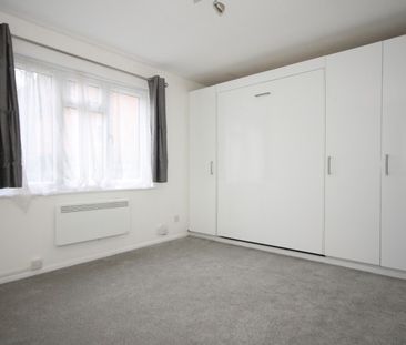 Oriental Road, Woking - Photo 1