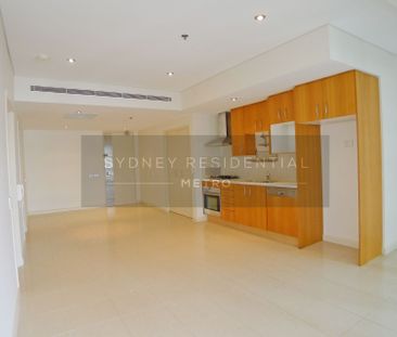 Massive Unfurnished One Bedroom with Wintergarden and car space - W... - Photo 5