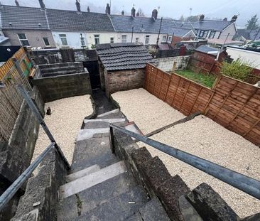 3 bedroom terraced house to rent - Photo 3