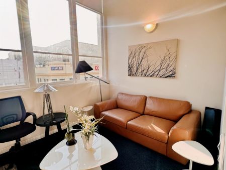 1 bed 1 bath-3055 - Photo 3