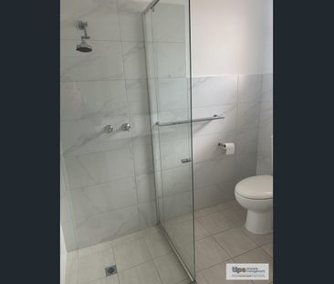 LOVELY HOMETTE IN SOUGHT AFTER LOCATION - Photo 3