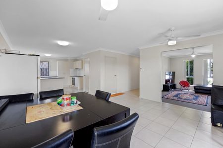 27 Scarborough Circuit, 4740, Blacks Beach - Photo 2