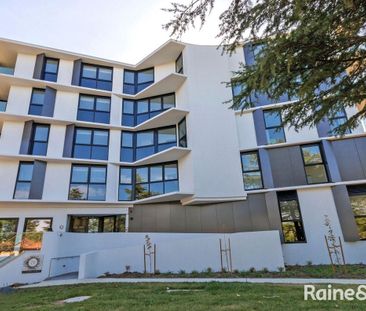 Stylish 2 Bedroom Apartment - Photo 2