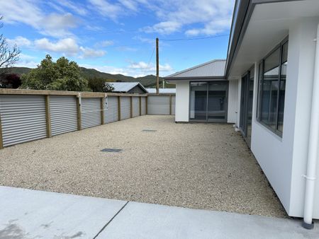 Brand new 3 bedroom townhouse available now - Photo 4