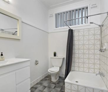 Charm, character & convenience - Photo 1