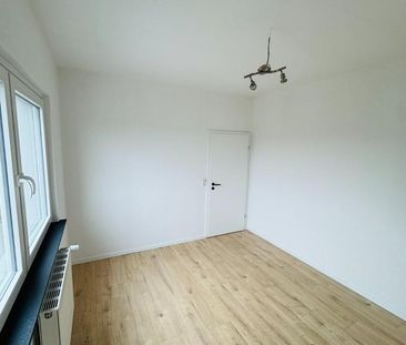 Erstbezug nach Renovierung: 2ZKB-DG-Wohnung Bünde! Gartennutzung! - Photo 2