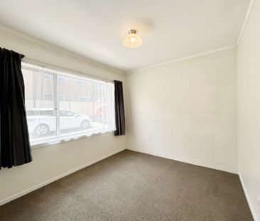 Spacious two bedroom unit plus carpark - Photo 2