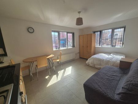 Studio Flat, Vandyke House, L8 - Photo 4