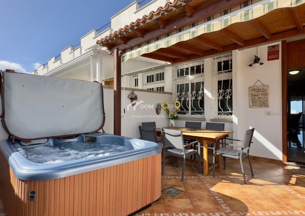 Chalet adosado · Alquiler a largo plazo ·