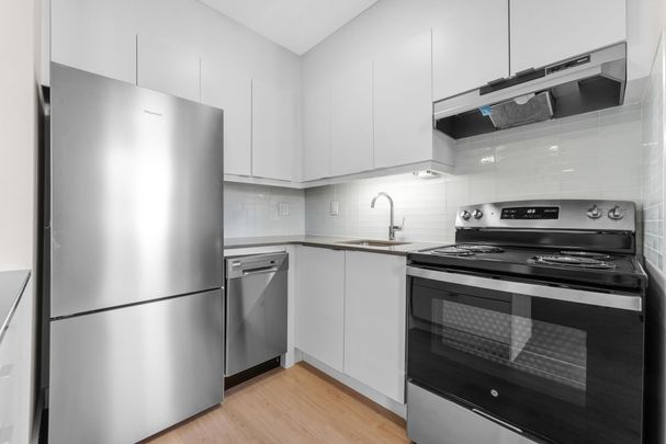 145 York St - Photo 1