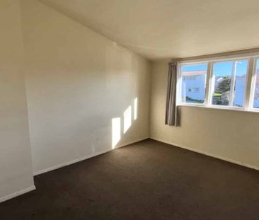 Three bedroom unit - Photo 5