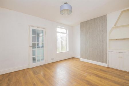 3 bed House - Terraced To Let - Photo 4