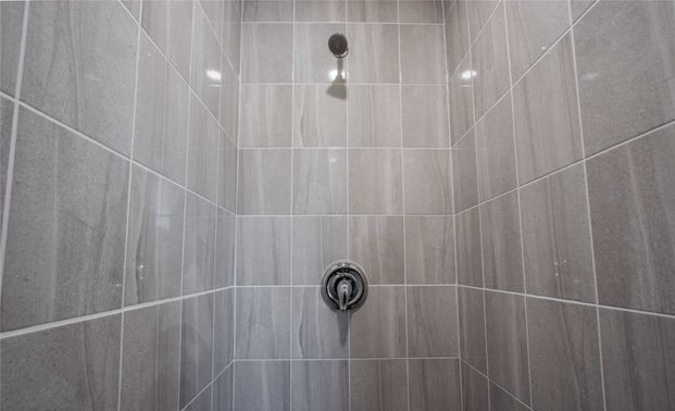 For Lease - 530 Askew Court Unit# Upper, Oshawa, Ontario - Photo 1