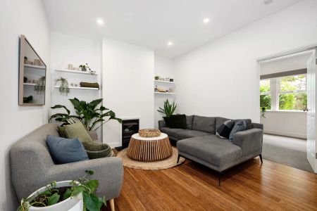 Unit 10/16-17 Marine Parade, St Kilda. - Photo 5