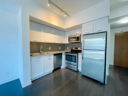 For Lease - 2212 Lake Shore Boulevard Unit# 513, Toronto, Ontario - Photo 2