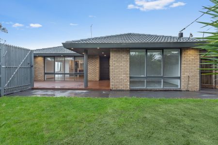 9 Catherine Court Langwarrin VIC - Photo 5