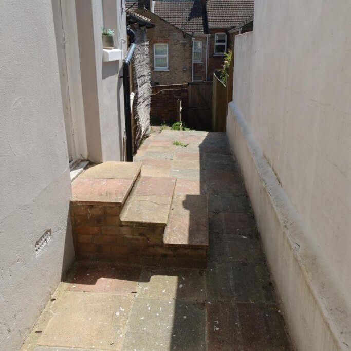 3 bedroom terraced house to rent - Photo 1